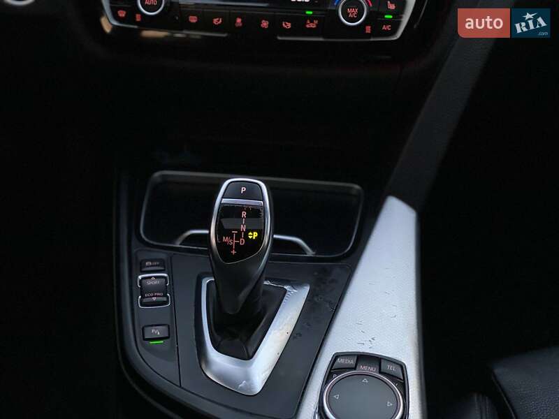 Седан BMW 3 Series 2016 в Львове