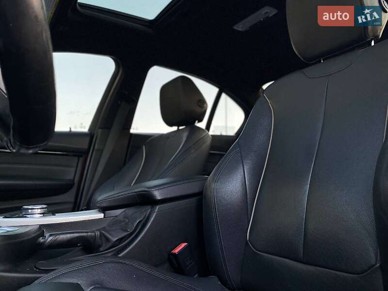 Седан BMW 3 Series 2016 в Львове