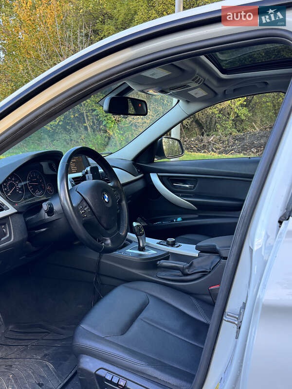Седан BMW 3 Series 2012 в Львові