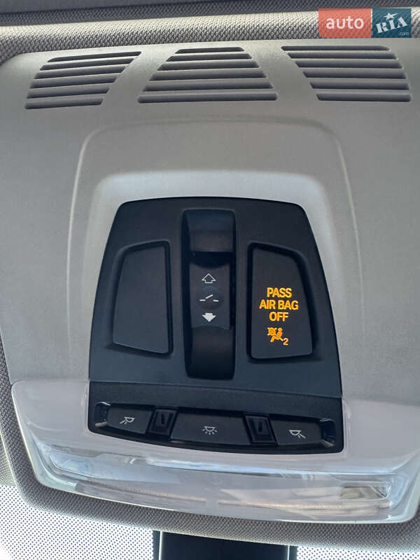 Седан BMW 3 Series 2012 в Львові