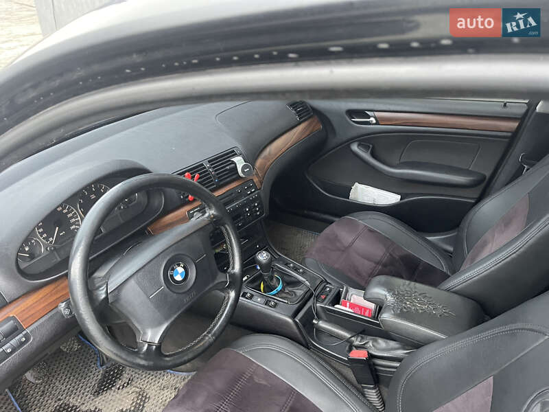 Седан BMW 3 Series 2003 в Калуше