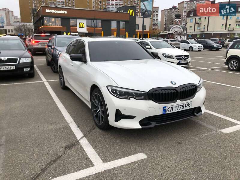 Седан BMW 3 Series 2019 в Киеве