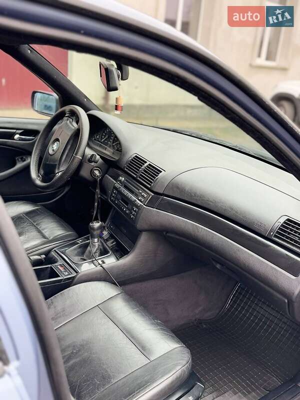 Седан BMW 3 Series 2001 в Изяславе
