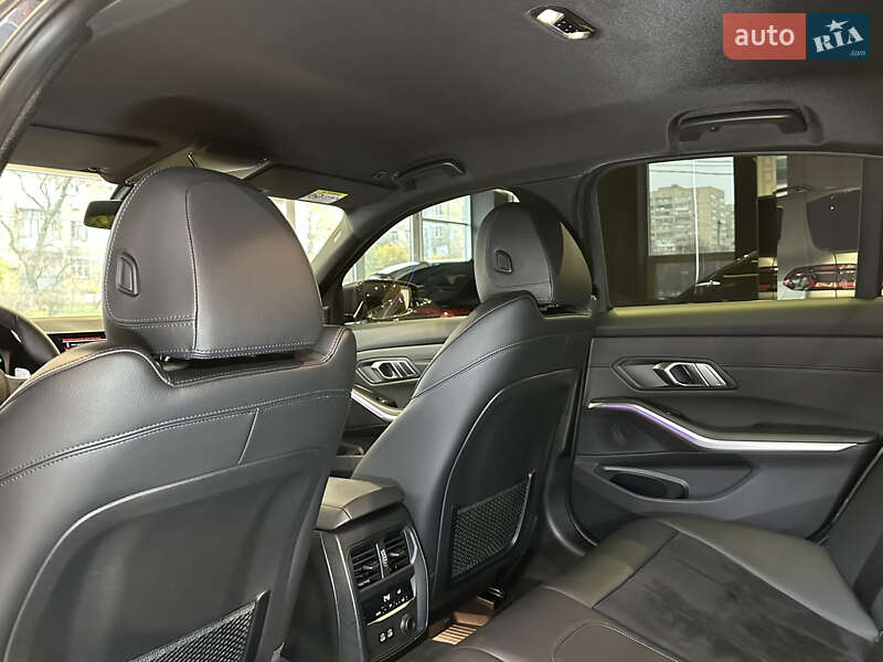 Седан BMW 3 Series 2019 в Киеве