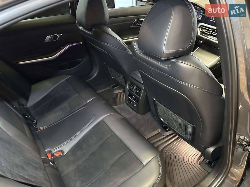 Седан BMW 3 Series 2019 в Киеве