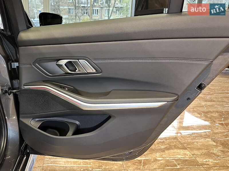 Седан BMW 3 Series 2019 в Киеве