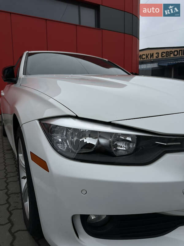 Седан BMW 3 Series 2013 в Львові