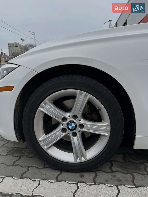 Седан BMW 3 Series 2013 в Львові