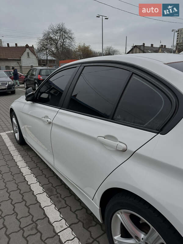 Седан BMW 3 Series 2013 в Львові