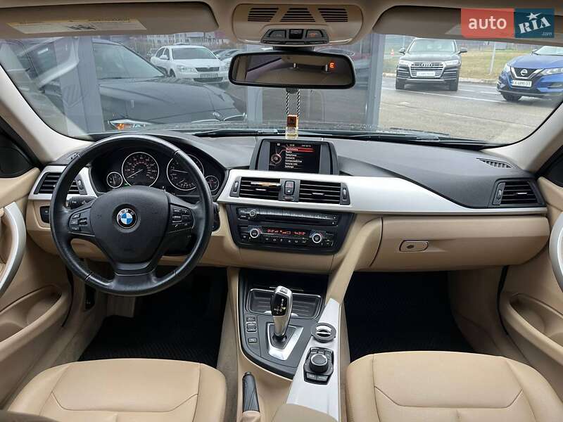 Седан BMW 3 Series 2015 в Киеве
