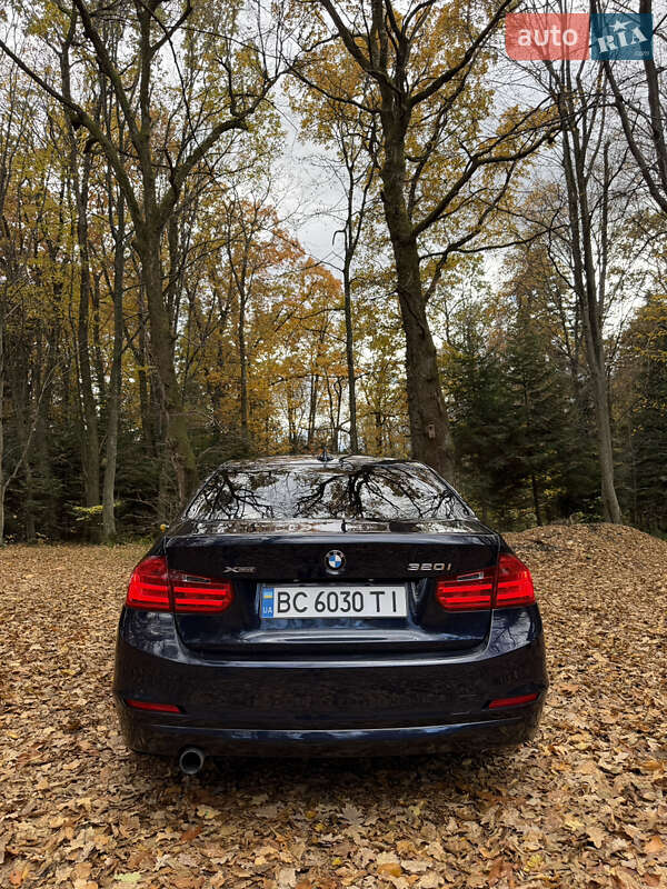 Седан BMW 3 Series 2014 в Трускавце