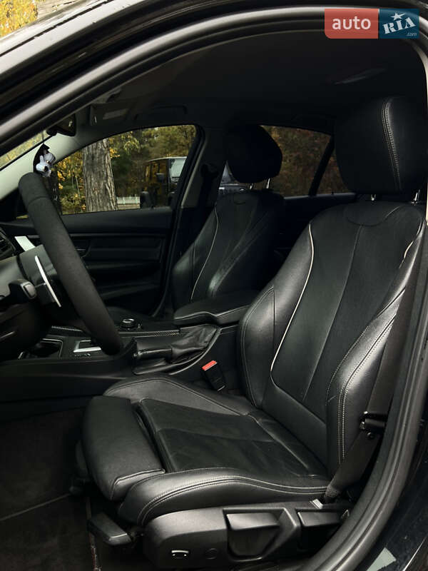 Седан BMW 3 Series 2012 в Сарнах