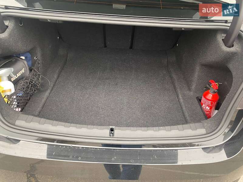 Седан BMW 3 Series 2023 в Киеве фото 95 Седан BMW 3 Series 2023 в Киеве