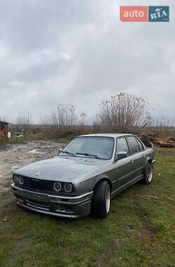 Седан BMW 3 Series 1989 в Цумани