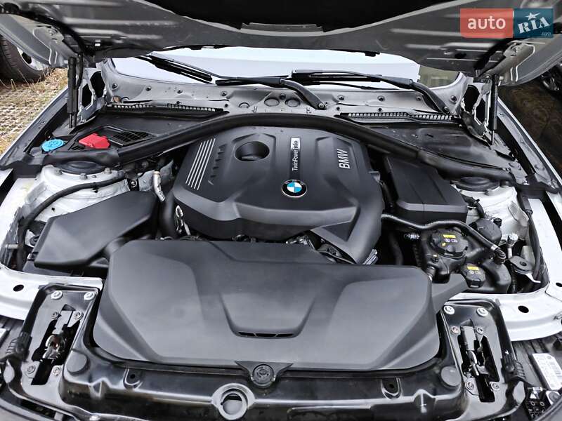 Седан BMW 3 Series 2016 в Львове