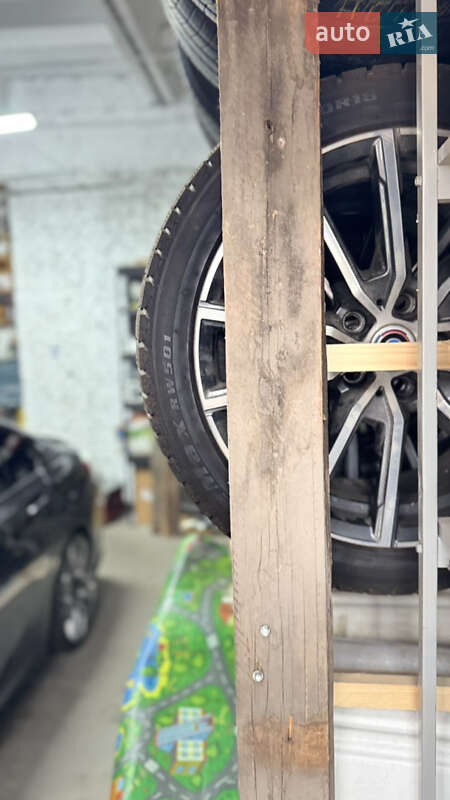 Седан BMW 3 Series 2019 в Львове