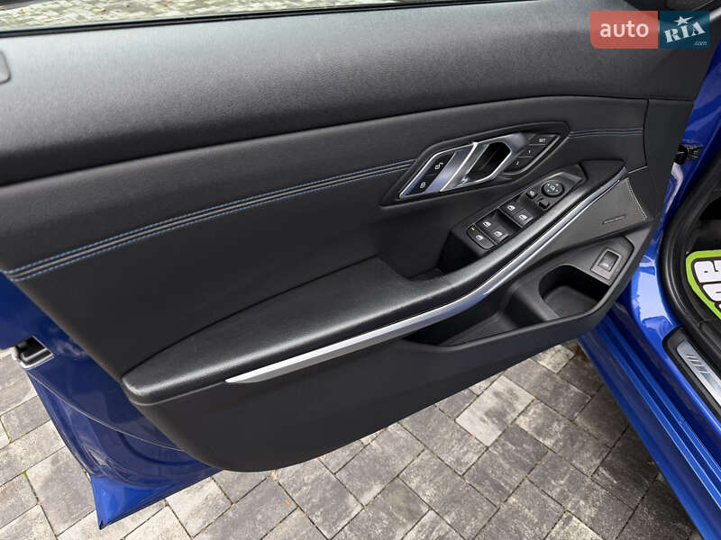 Седан BMW 3 Series 2018 в Киеве