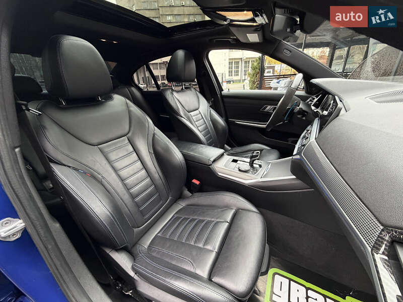 Седан BMW 3 Series 2018 в Киеве