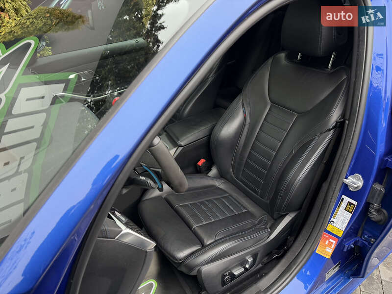 Седан BMW 3 Series 2018 в Киеве