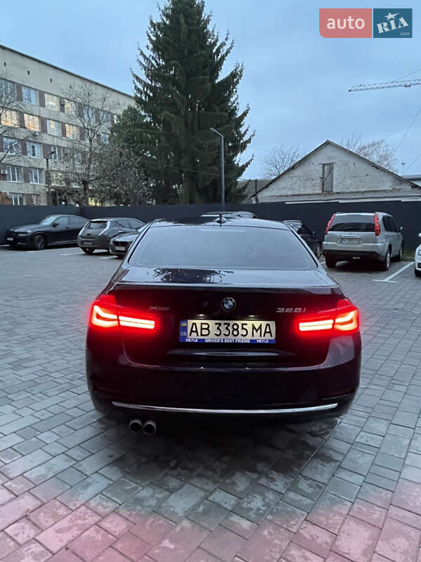 Седан BMW 3 Series 2015 в Виннице