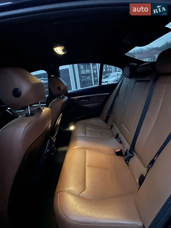 Седан BMW 3 Series 2015 в Виннице
