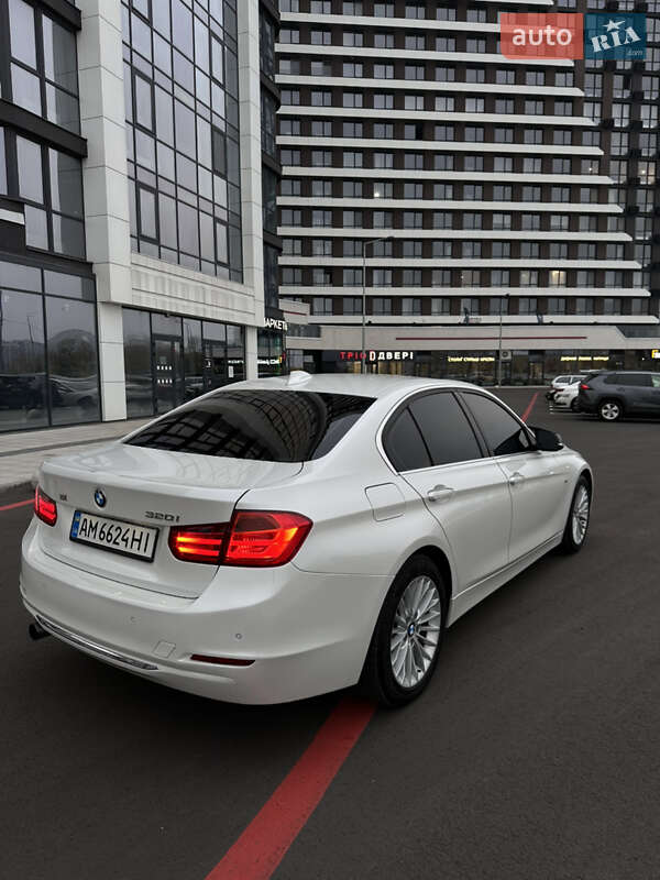 Седан BMW 3 Series 2013 в Киеве