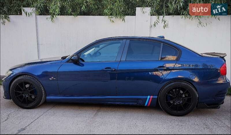 Седан BMW 3 Series 2005 в Одессе