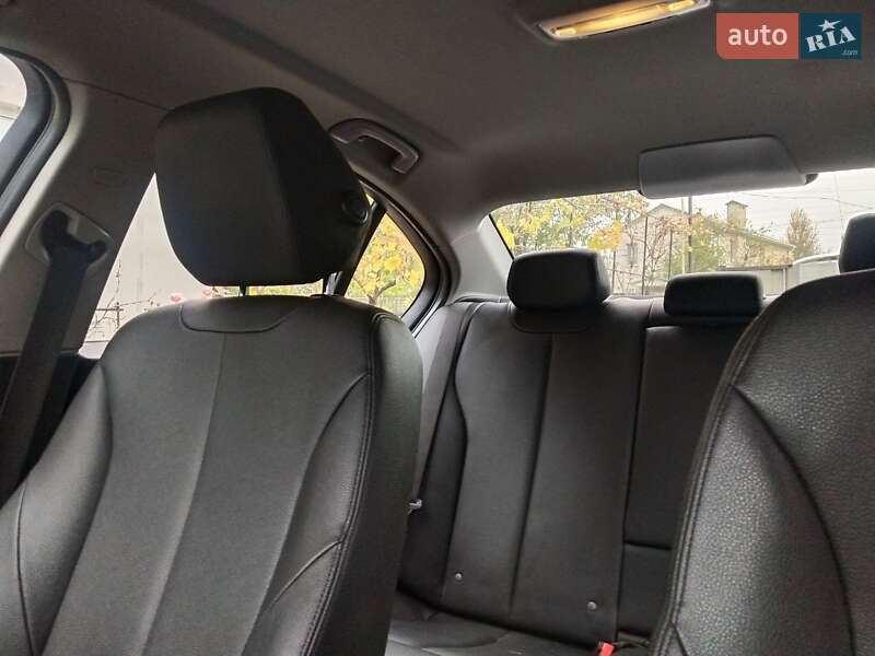 Седан BMW 3 Series 2018 в Одессе