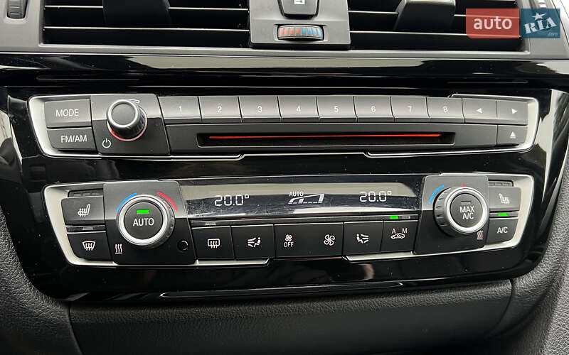 Седан BMW 3 Series 2015 в Львові