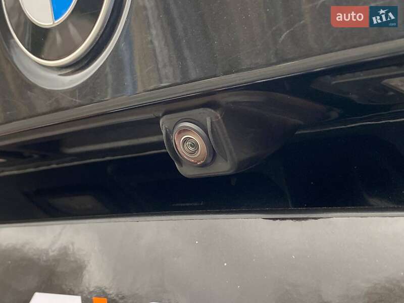 Седан BMW 3 Series 2020 в Львове