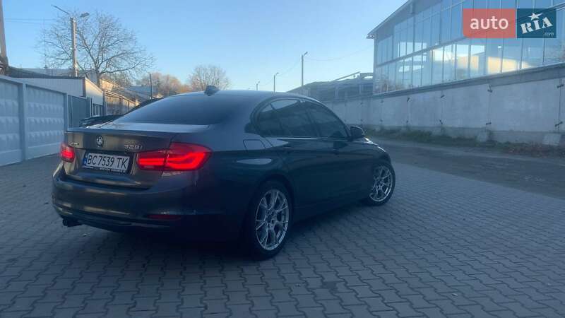 Седан BMW 3 Series 2015 в Львове