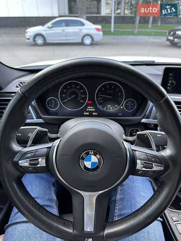 Седан BMW 3 Series 2017 в Гостомеле
