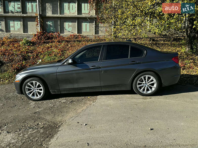 Седан BMW 3 Series 2014 в Умані