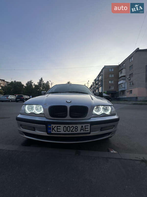 Седан BMW 3 Series 2000 в Новомосковську