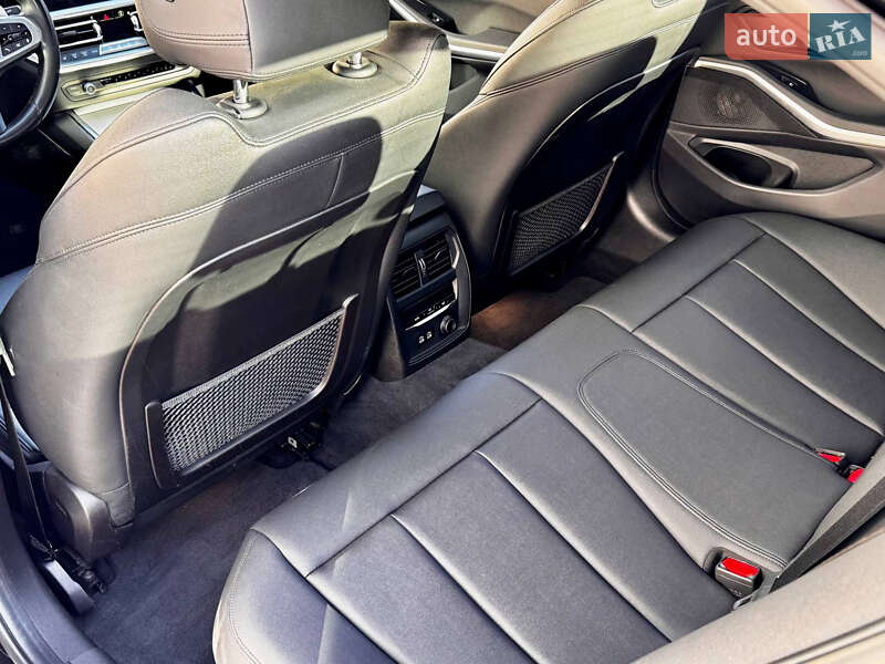 Седан BMW 3 Series 2019 в Одессе