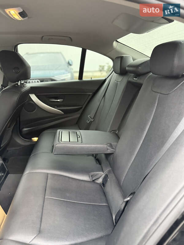 Седан BMW 3 Series 2015 в Киеве