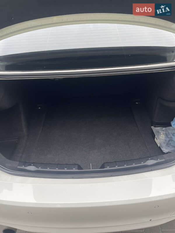 Седан BMW 3 Series 2014 в Хмельницькому