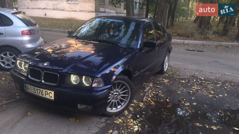 Седан BMW 3 Series 1995 в Киеве