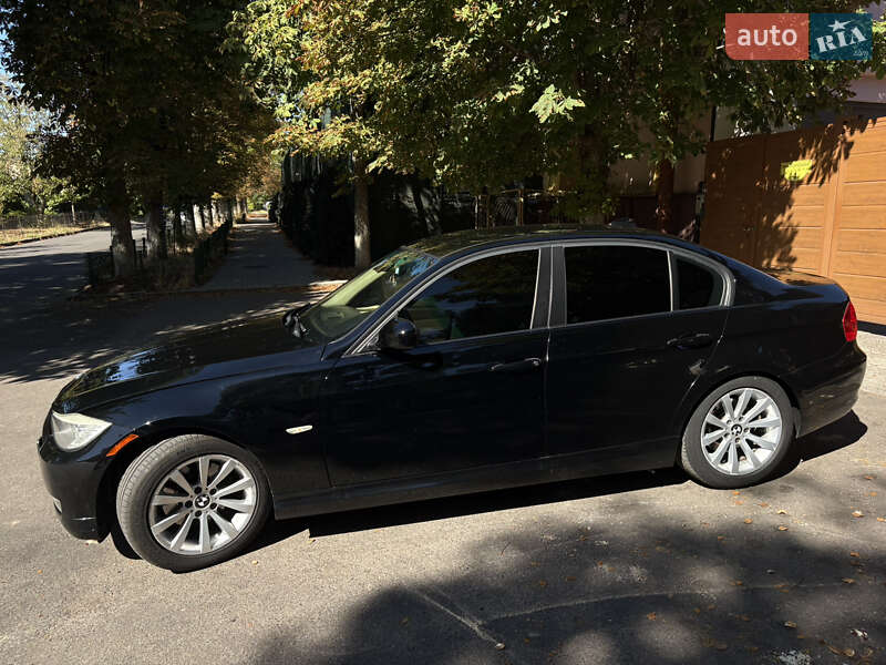Седан BMW 3 Series 2011 в Николаеве
