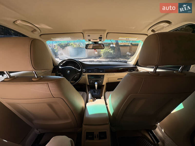 Седан BMW 3 Series 2011 в Николаеве