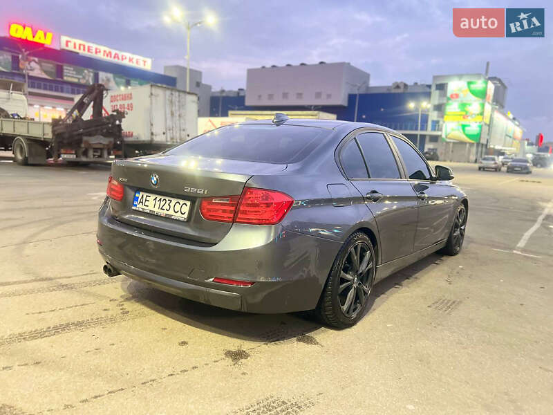 Седан BMW 3 Series 2013 в Дніпрі