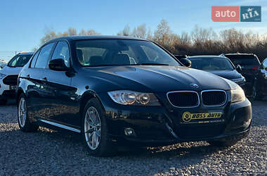 Седан BMW 3 Series 2010 в Львові