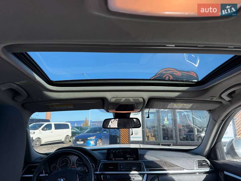 Седан BMW 3 Series 2016 в Львове