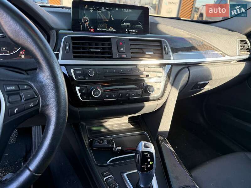 Седан BMW 3 Series 2016 в Львове