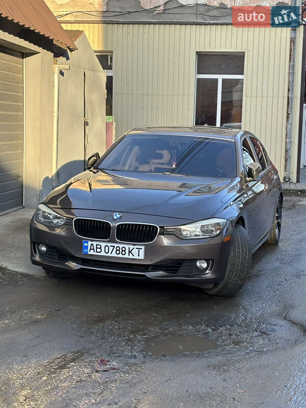 Седан BMW 3 Series 2013 в Баре