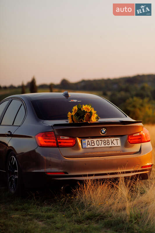 Седан BMW 3 Series 2013 в Баре