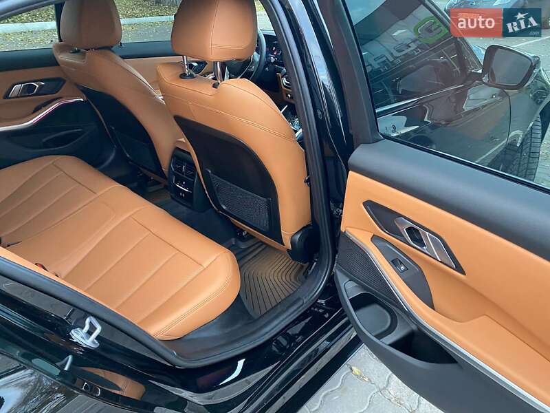 Седан BMW 3 Series 2023 в Дніпрі