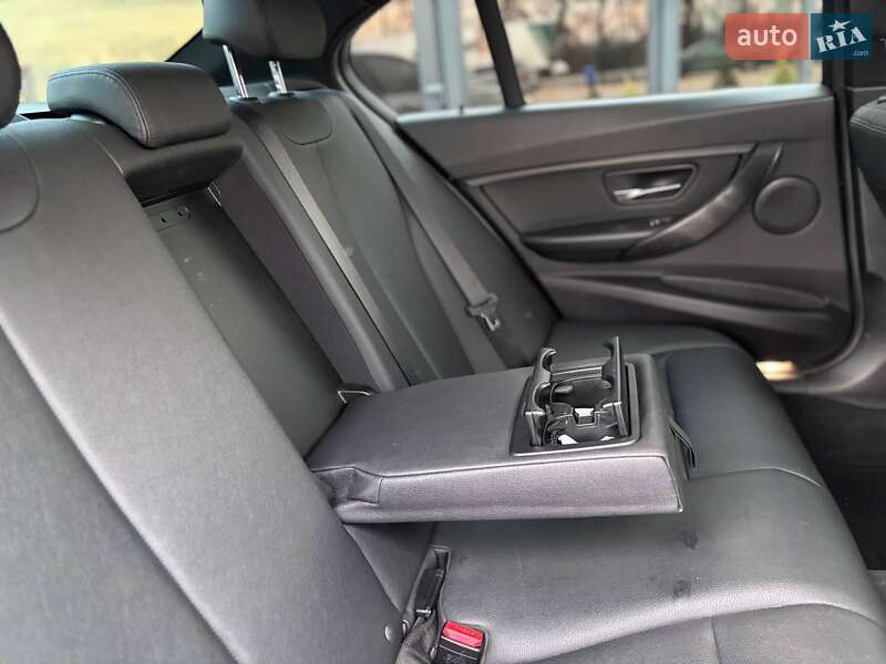 Седан BMW 3 Series 2016 в Коломые