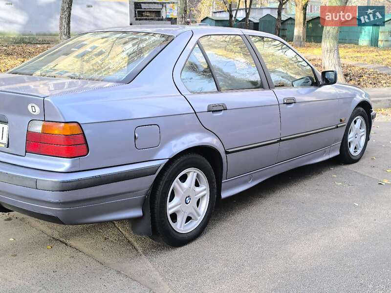 Седан BMW 3 Series 1994 в Одессе фото 4 Седан BMW 3 Series 1994 в Одессе