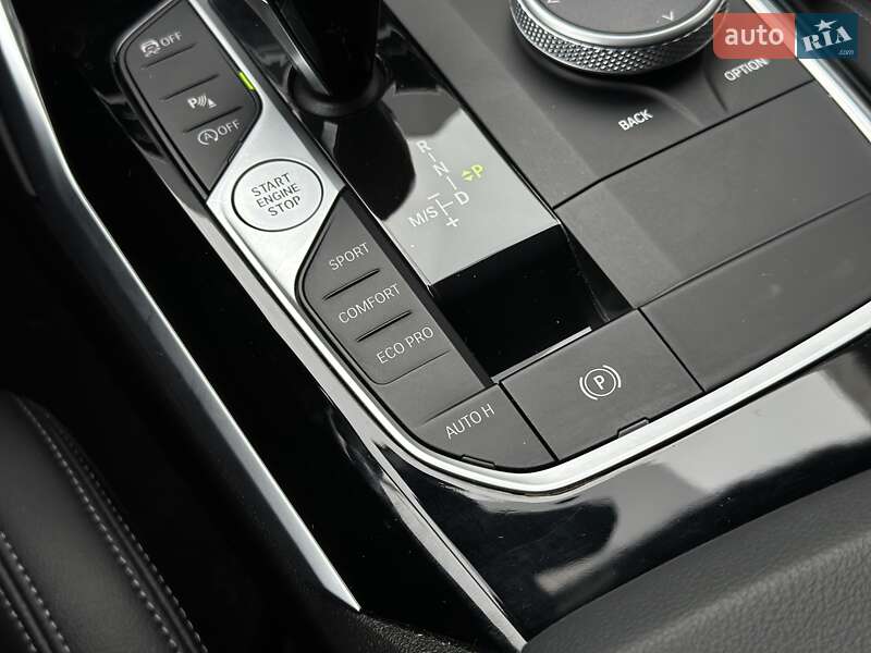 Седан BMW 3 Series 2022 в Киеве